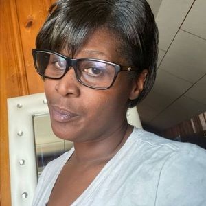 Meet your Posher, Cassandra